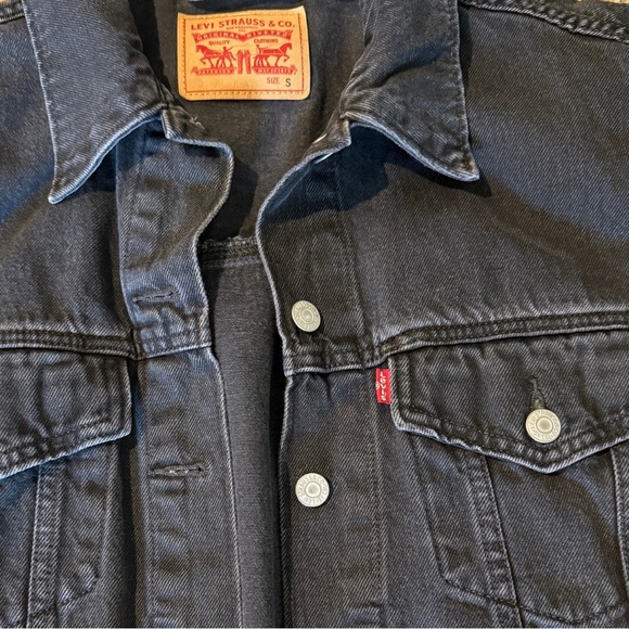 Levi's - Women’s Black Denim Jacket - Size Small - Picture 3 of 9